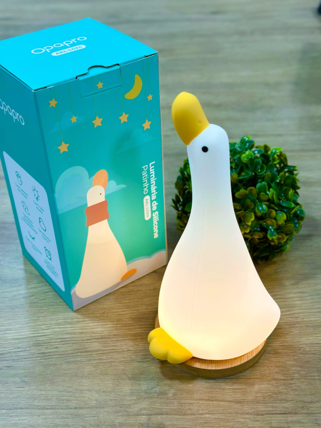 imagem-do-whatsapp-de-2025-04-19-as-10-50-38_86f178d9-4602d53dc24eab6d7e17450797448949-1024-1024 Luminária de Silicone Ganso AKL-L024 – Criativa e Flexível - Imagem 1